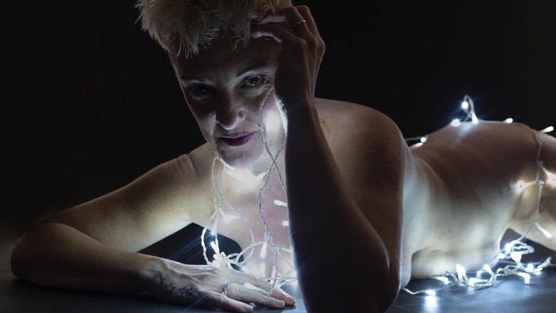 Kylie Britain Adventures: Orgasmic lights