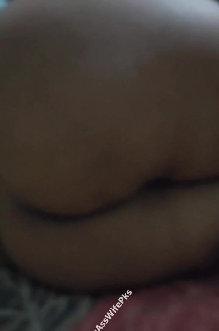 BigAssWifePks: 상사에게 큰 엉덩이를 보여주는 파키스탄 와이프
