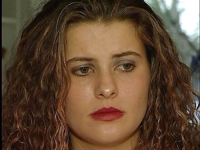 Xfamster: Elegancka ruda dojrzała wyruchana przez młodego muskularnego fella