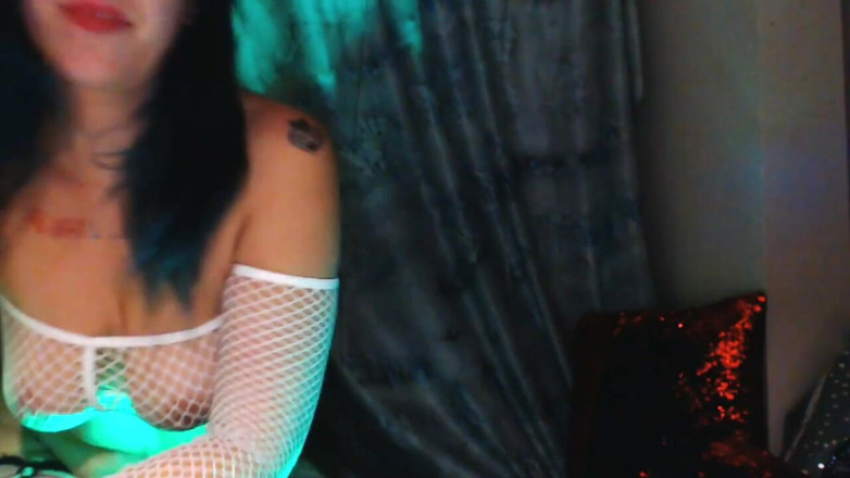 Babe town: Nervous camgirl smokes before you play
