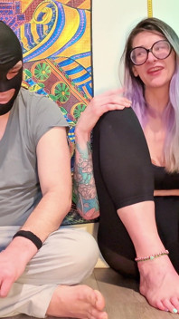 6'7 Giantess Hands Completely Dwarf His Tiny 6'3 Man Hands - Palm-to-palm Size Humiliation