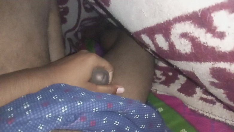 Sweet Indian cock: Indischer schwuler junge masturbieren im freien