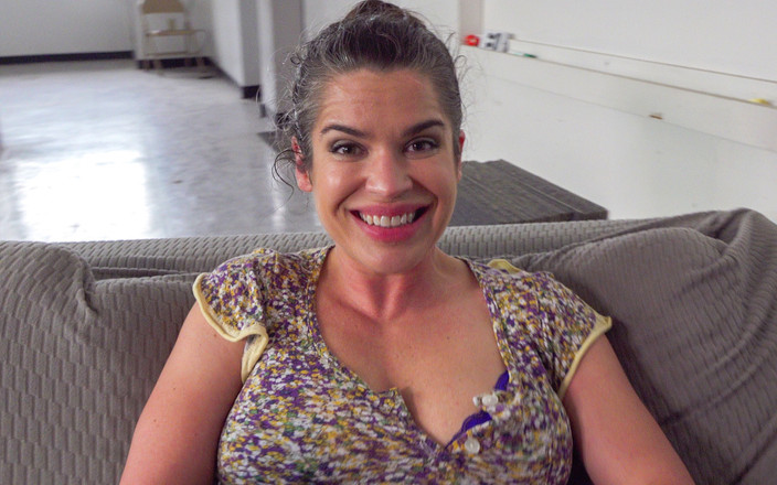 Sammi Starfish: Мачеха трет сливки своей киски