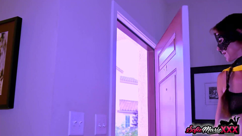 Sofie Marie: La panterona mascherata Sofie marie seduce lo sconosciuto a fare...