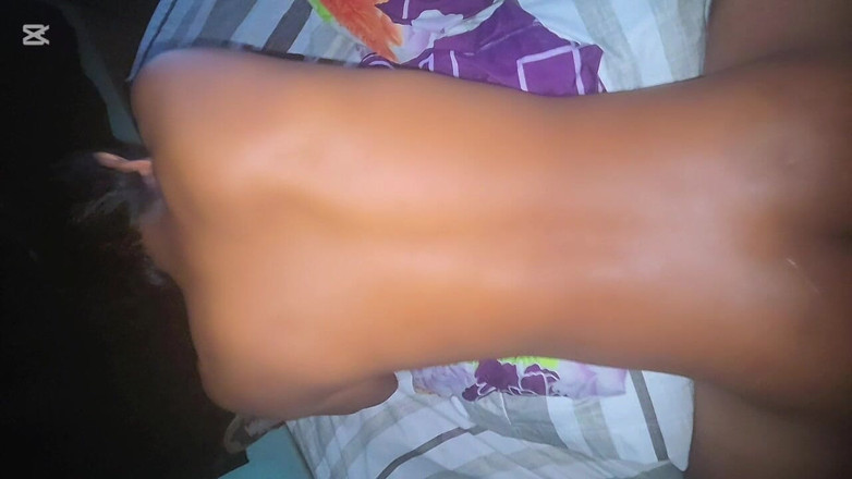 Peluche19 cm: युवा भारतीय आदमी की बड़े आदमी द्वारा चुदाई