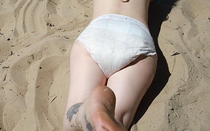 Nicole White: Nicole spędza wolny czas na plaży