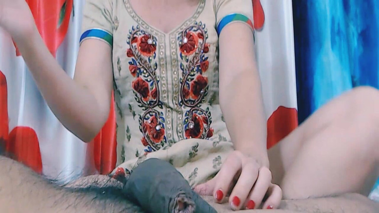 Bolly Karma: 새엄마가 창녀라면 이런 일이 벌어지나요?