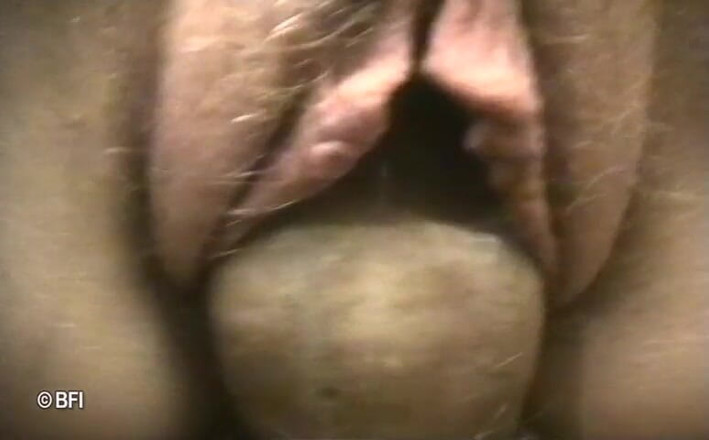 Tight sweet and irrestible sweet teen pussy: Amateur teen experiment 1