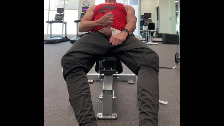 JockDad87: Jockdad87 酒店健身房撸管和射精 第2部分