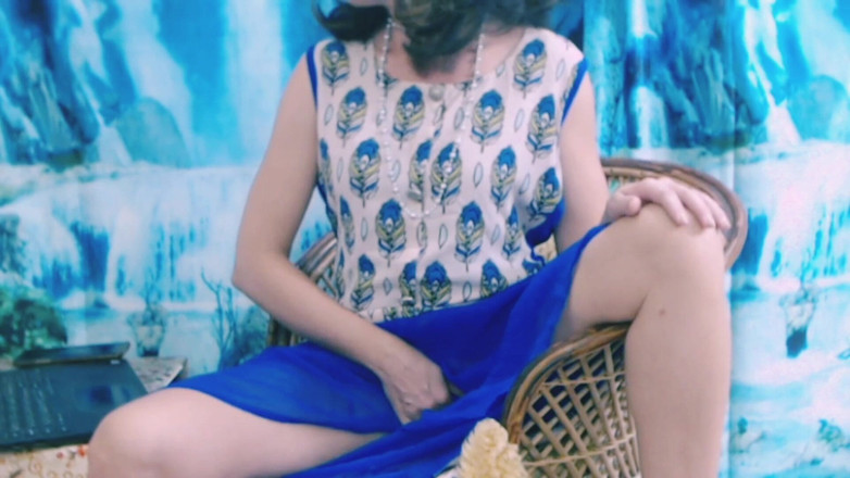 Bolly Karma: Manželka zlobí před kamerou