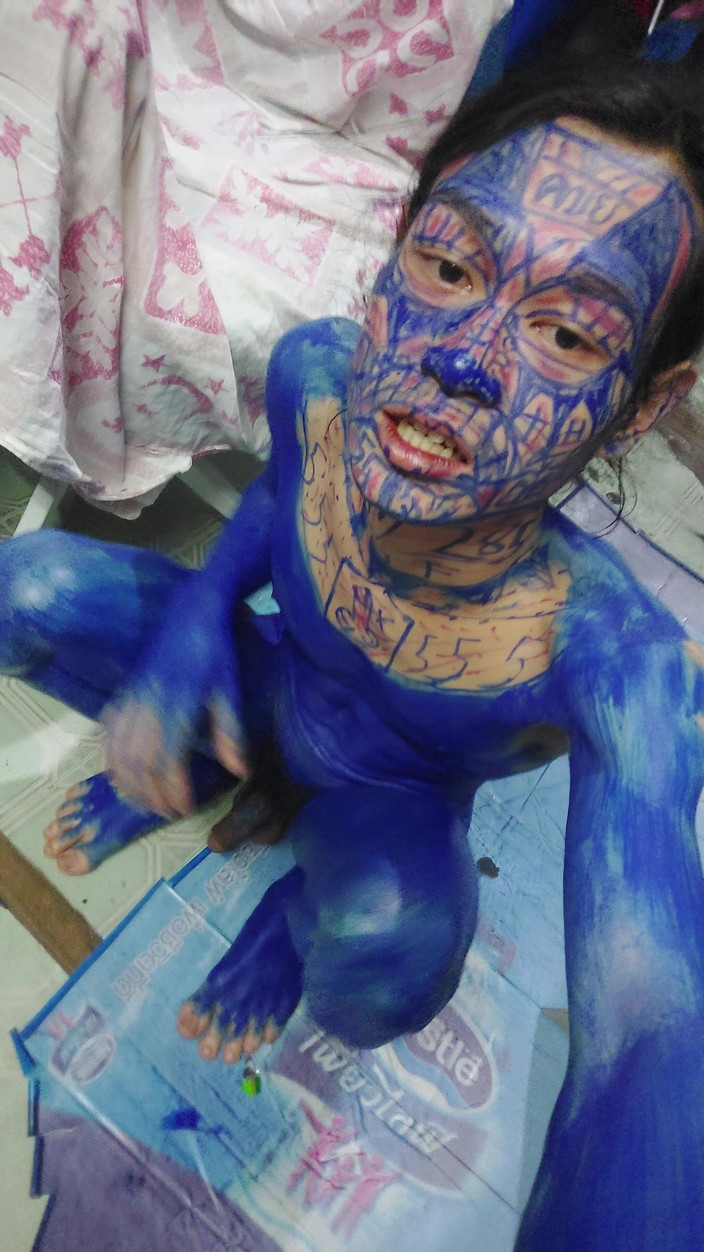 Clown likes to play with colors: Payaso pollo 2