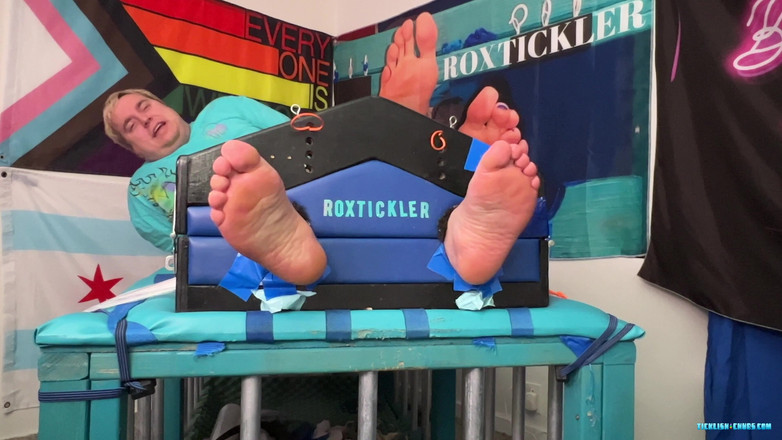 Ticklish Chubs: Matt endure une chatouille épuisante
