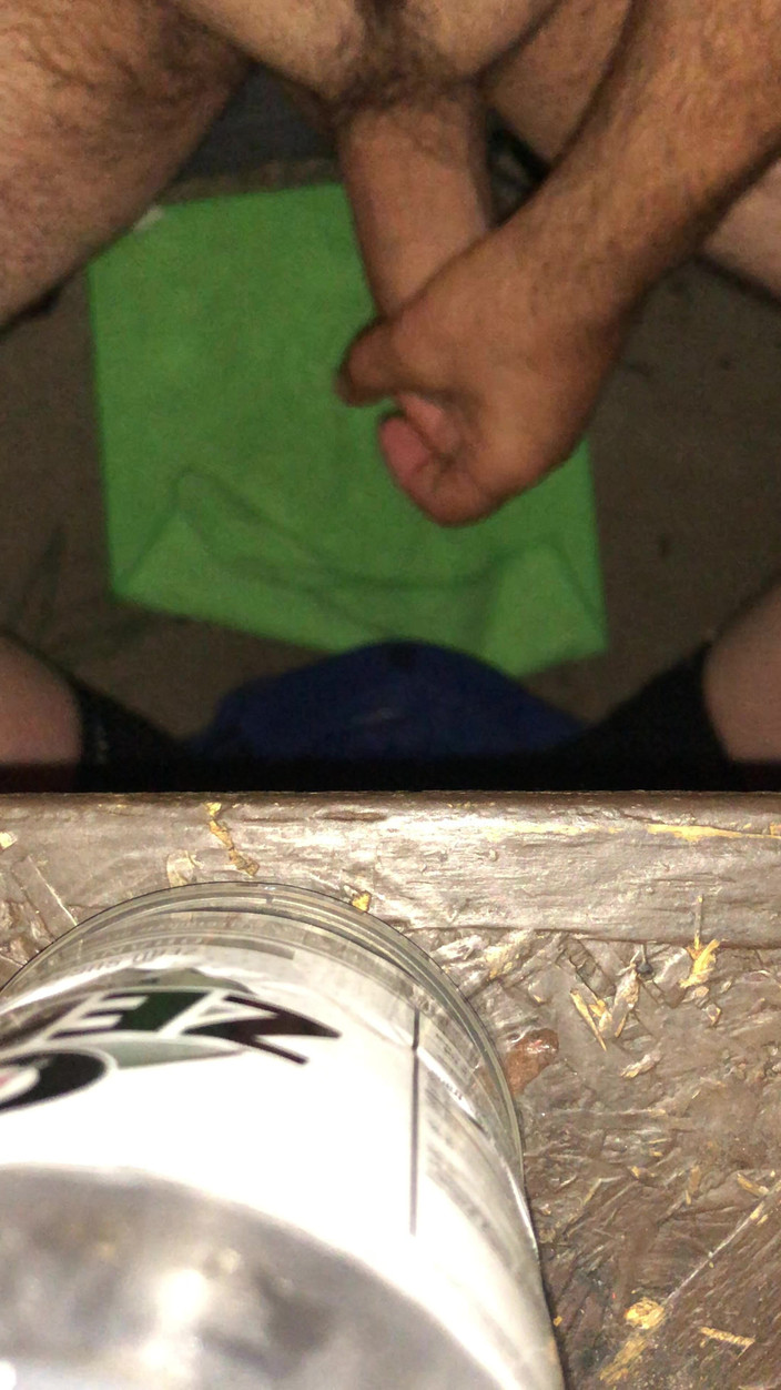 Thick Dick Industries: 20 minutos de sesión de paja, parte 3