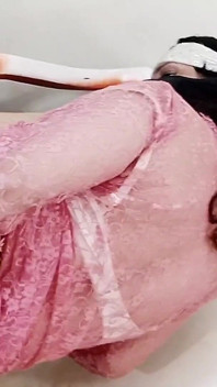 Muslim Camgirl in Hijab Fisting Toy in Live Show on Webcam