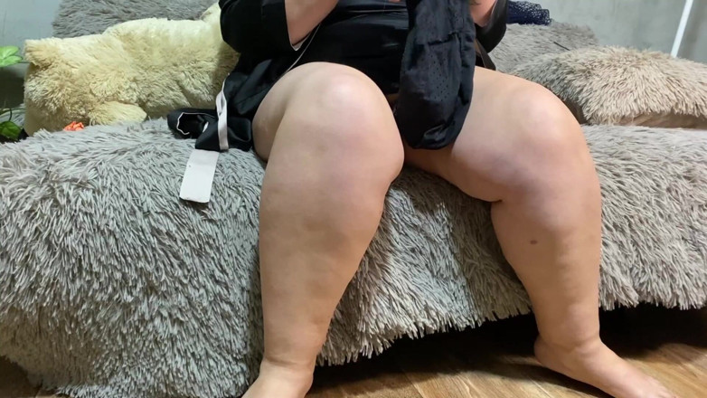 Elena: Little secret of my big pussy