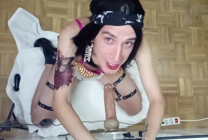 Penelopene27: Allattamento al seno crossdresser Parte 1