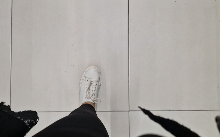 Nicoletta Embassi: 商店里尴尬的重量