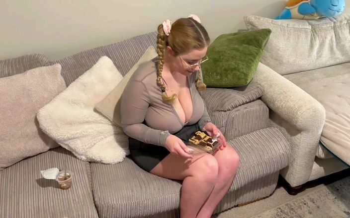 JessieHH: Une fille gourmande sexy se coince doit se faire baiser...