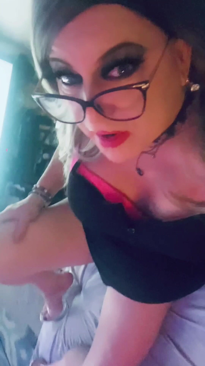 Krissy Sweets: CD Krissy Sweets आपके सख्त लंड को तरस रही है