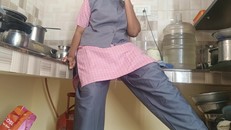 Pushpa studio: Vysokoškolačka virální video