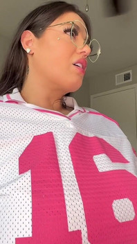 Creamers Versus Squirters: Ft Bre Lovely