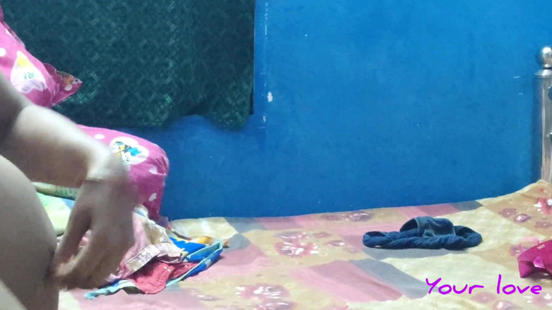 yourlovee21: I Ejaculated After Seeing the Buttocks of a 29-year-old Woman