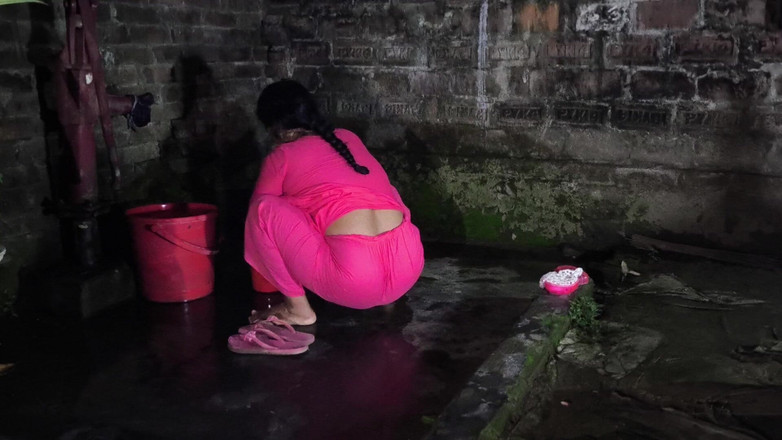 SAFI-SEXY: Istriku lagi mandi