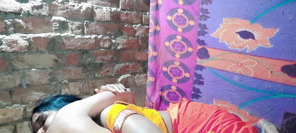 Renudbf: Soția Sexy Este Disperată După Sex Hardcore