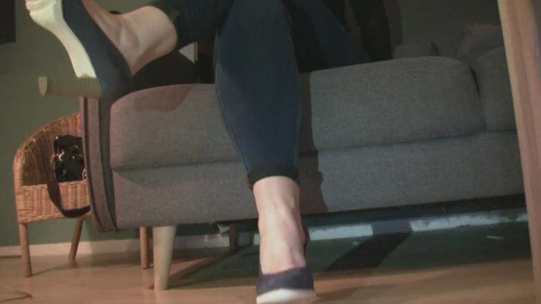 MisS Angel: Sitting on the couch, blue jeans