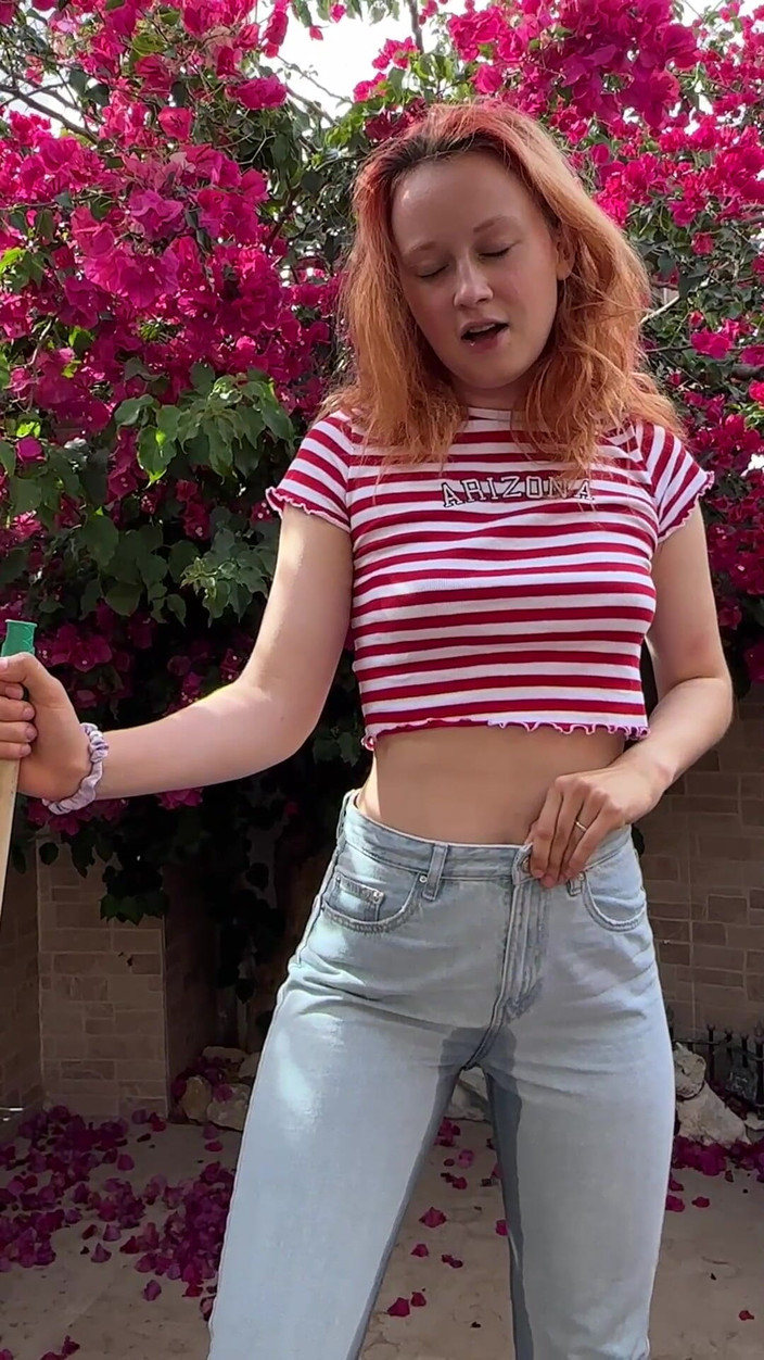 Sheryl X Sinclair: En tam açık havada işeme derlemesi 2025!