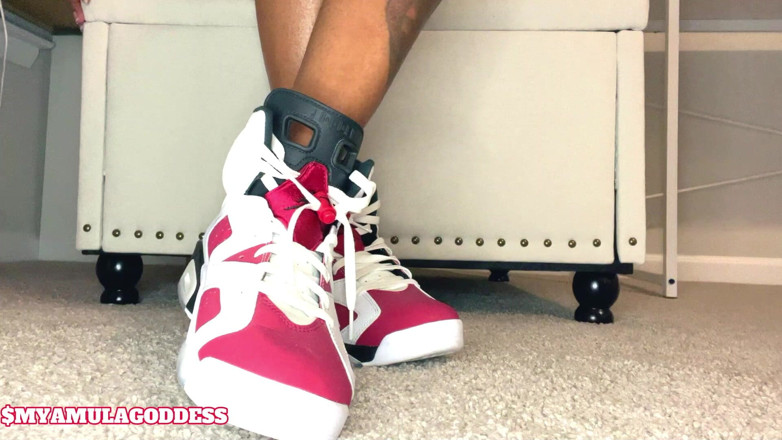 Mya Mula Goddess: Sneaker Bitch