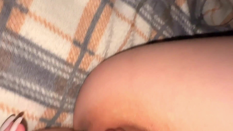 Tori Diamond: Záběr zblízka na masturbaci kundičky! Prstění mokré kundičky