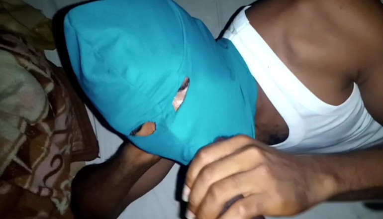 Youngcaptin: Oğlan amcığını parçaladım