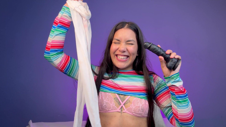Rollerpublic: Dildo in Wet Stocking Panty