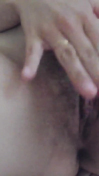 Mamou et Livia, strip-tease, pipe profonde, cunnilingus, anulingus et jeu de salive