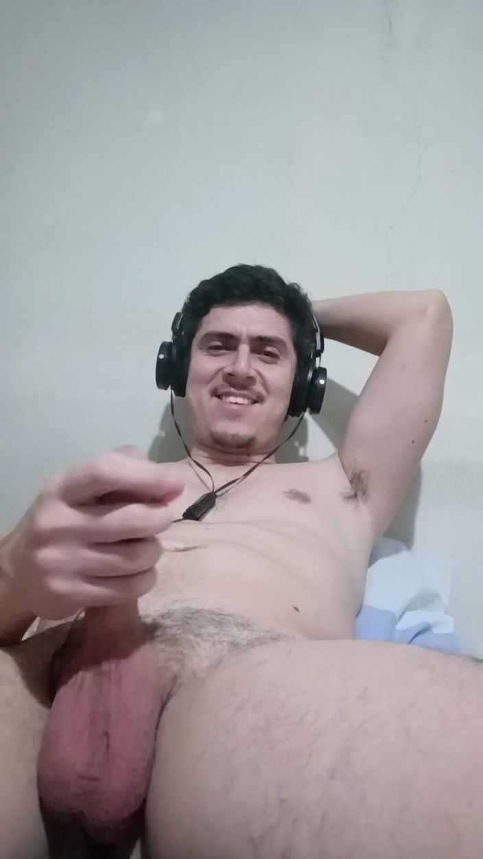 Tabasco Jake: Bonito garanhão masturbando grande pau branco