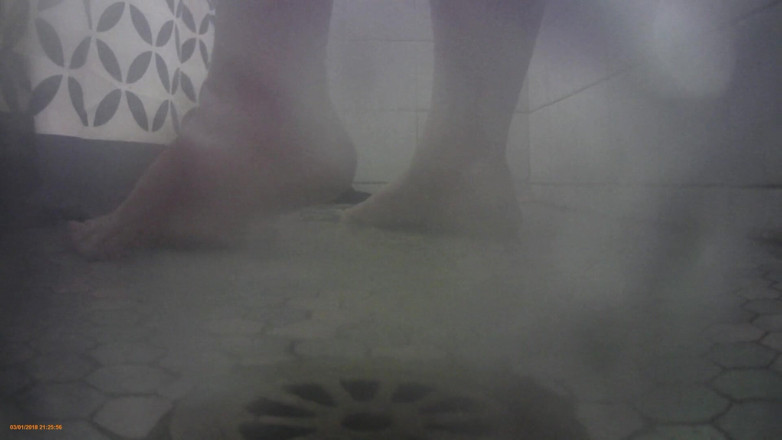 LaLaDelilah: BBW shower feet