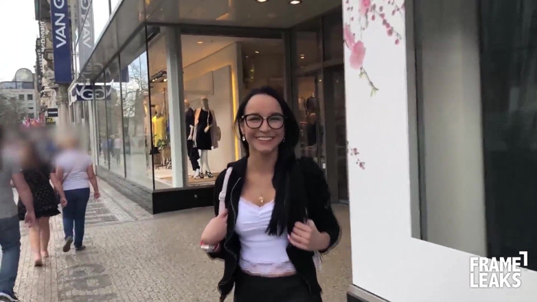 Pinko Club: Analer dreier für Mike Angelo mit seiner freundin Angel Emily...