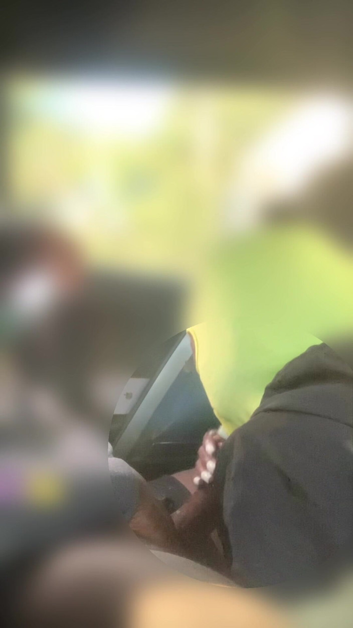 PlayboyHef: 大嘴唇在户外吞下我