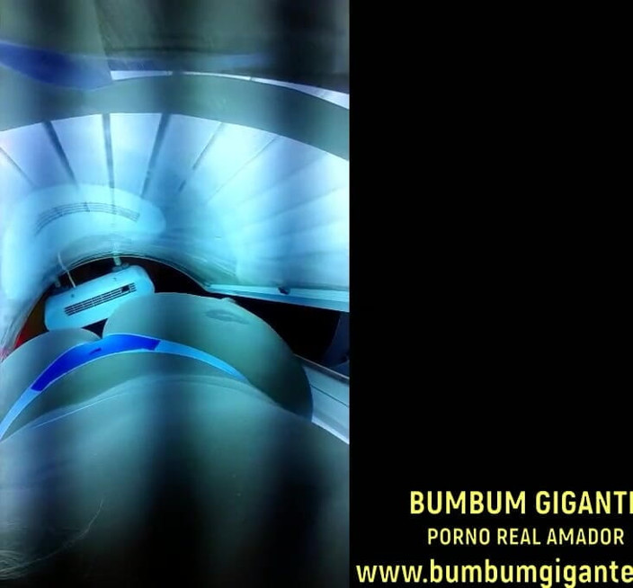Camargo Hotwife: In the tanning machine showing off
