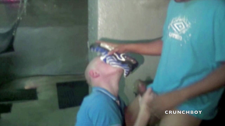 ARAB FUCKERS WITH HUGE COCKS: Ryan tunduk kepada kaki tuan Arab atas Tahar