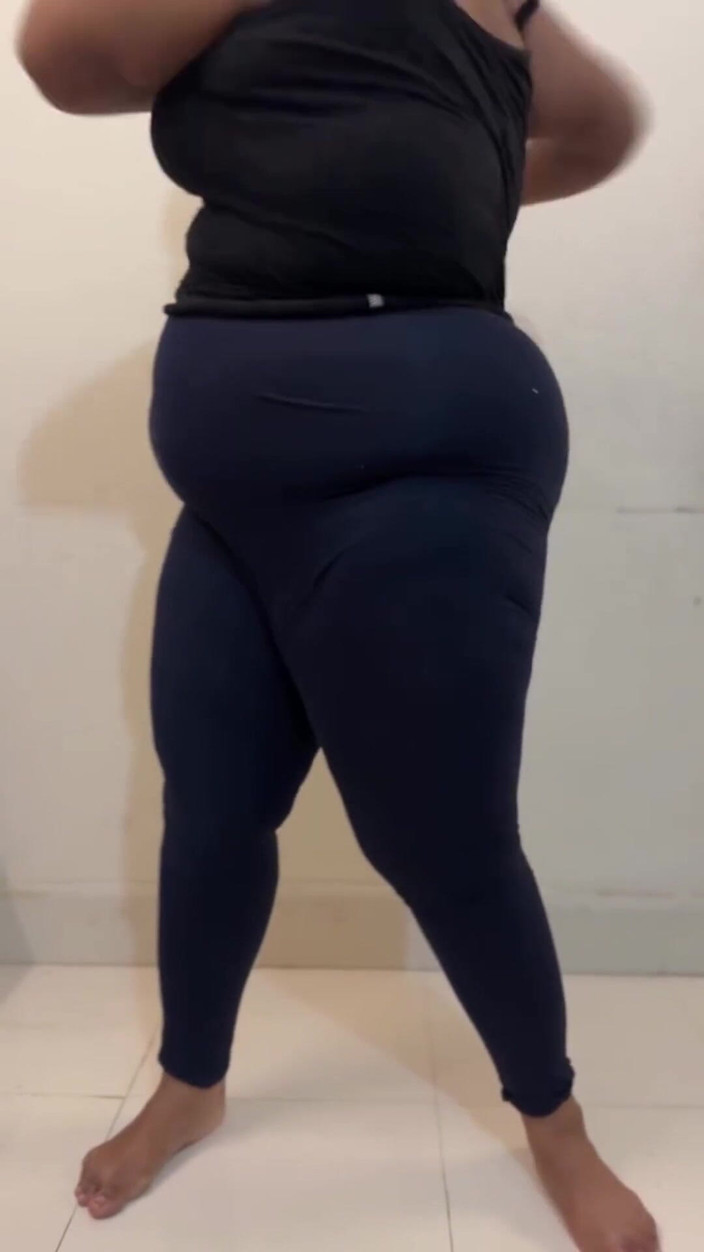 Aria Mia: SfwのVlog:大きなお尻のBBWの大きな胸ムスリムの女の子アニッペの朝のルーティングを見せる!