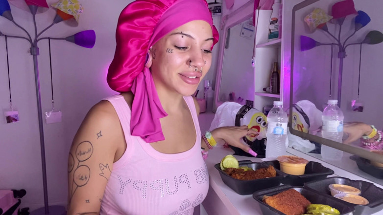 Nali Marie: Mukbang Spicy Food Asmr Long Nails Messy Facestuffing Vlog