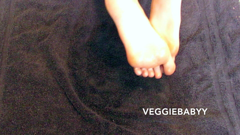 Veggiebabyy: Reibe Öl an meinen füßen