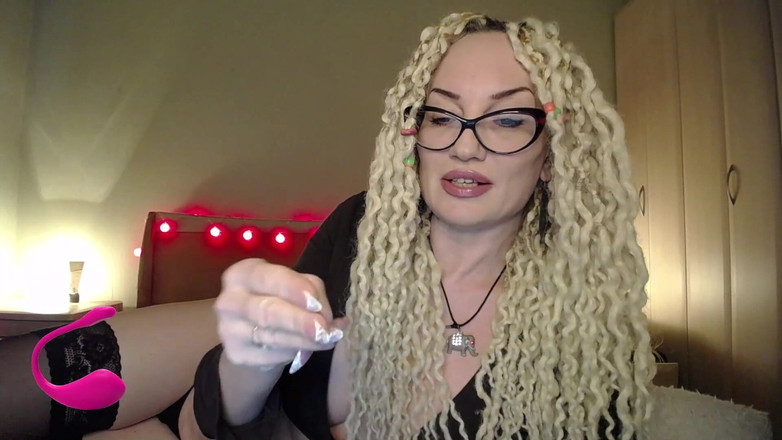 BadAssBitch: 肛交婊子指导（joi）