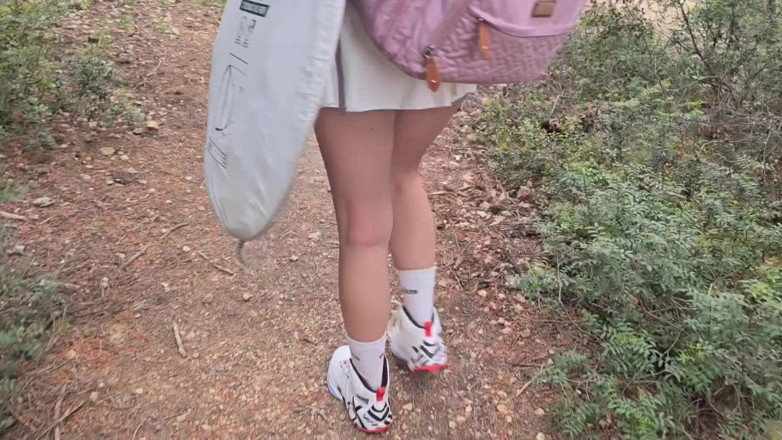 Passionsecret07: 공공 장소에서 정글에서 섹스하고 입에 사정하는 핫한 소녀