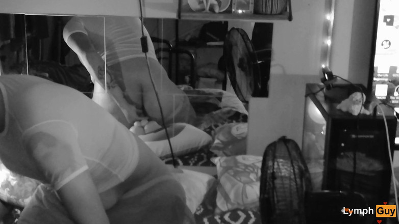 Lymph Guy: Homosexualul cu dizabilități se penetrează dublu și ejaculează