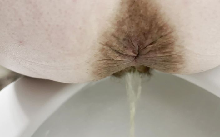 Annie loves Anal: Peeing in the toilet and shower