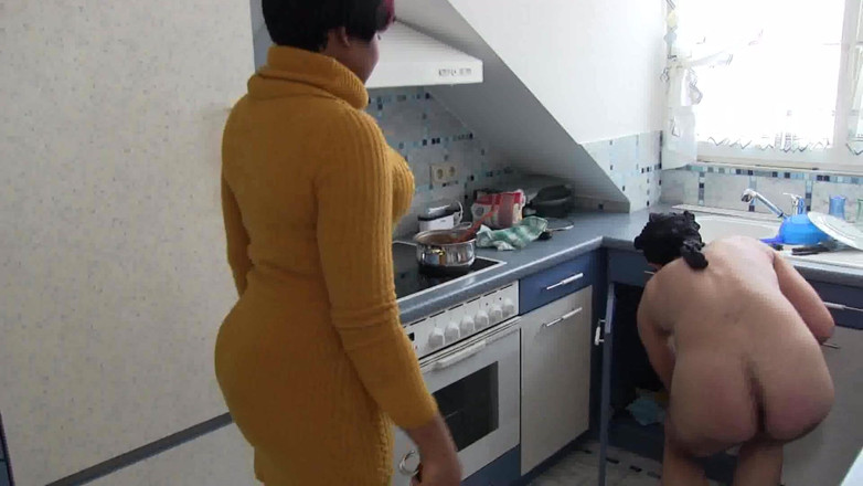 Femdom Austria: Cleaning her kitchen