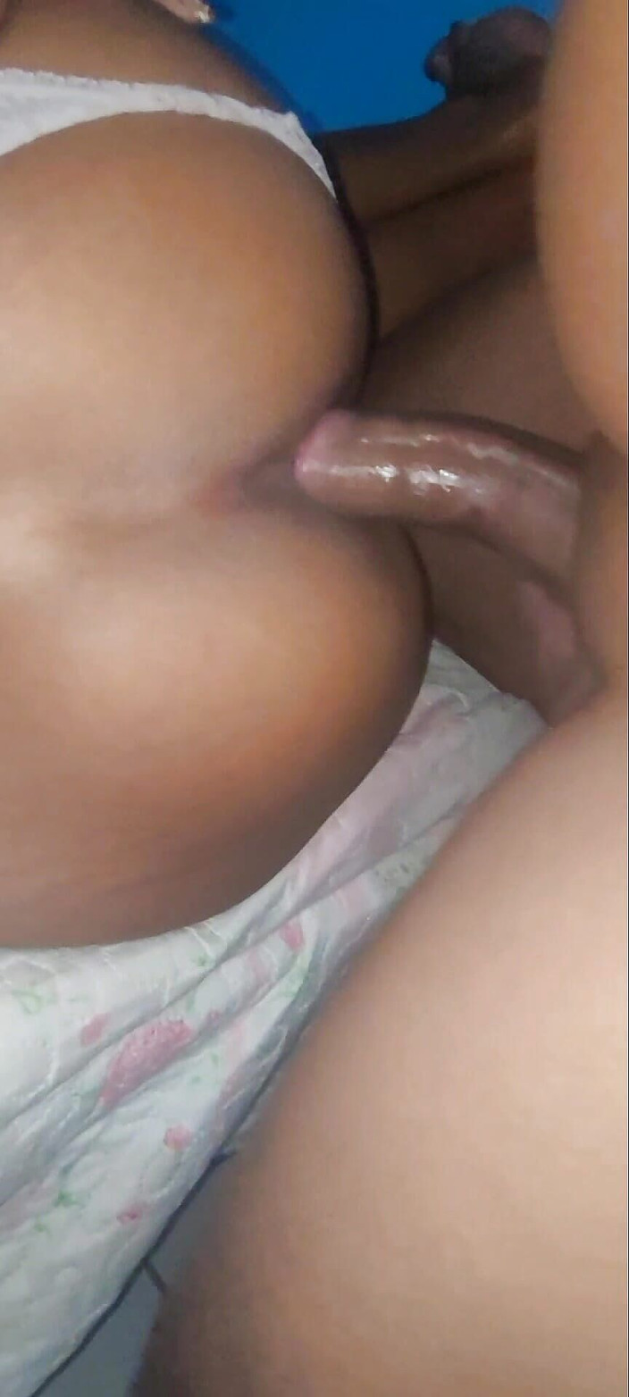 anal_queen_amateur: 그녀는 침대 옆에 있어, 항문을 열고 후장 탈출을 수행하라고 전화해!